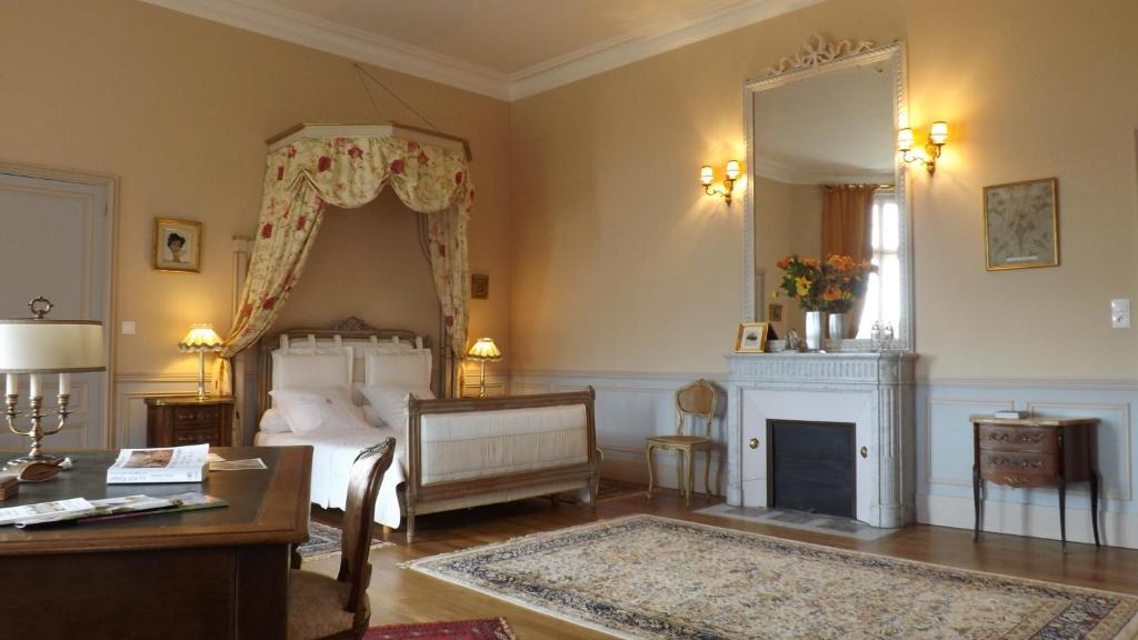 Chateau De La Haye Bed and Breakfast Contigné Eksteriør billede